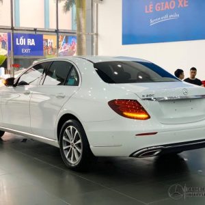 e200-2019 (4)-trang-den-mercedeshanoi-com-vn