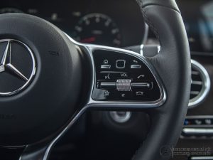 nut-bam-vo-lăng-mercedes-benz glc-200-4matic-2020_mercedeshanoi-com-vn