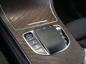 touchpad-mercedes-benz glc-200-4matic-2020_mercedeshanoi-com-vn